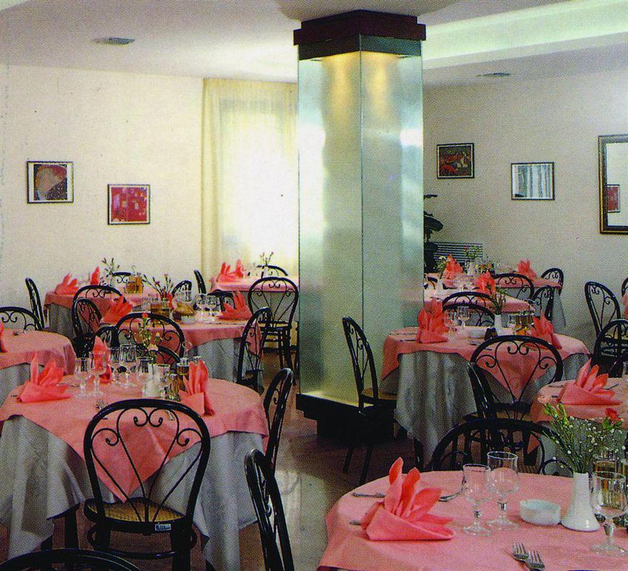 Hotel Cristallo Каттоліка Екстер'єр фото